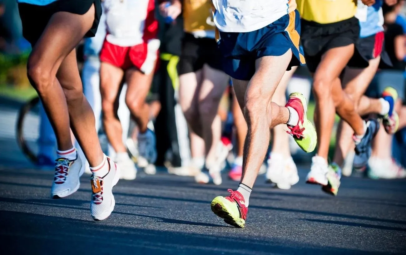 Бегун's legs during a race